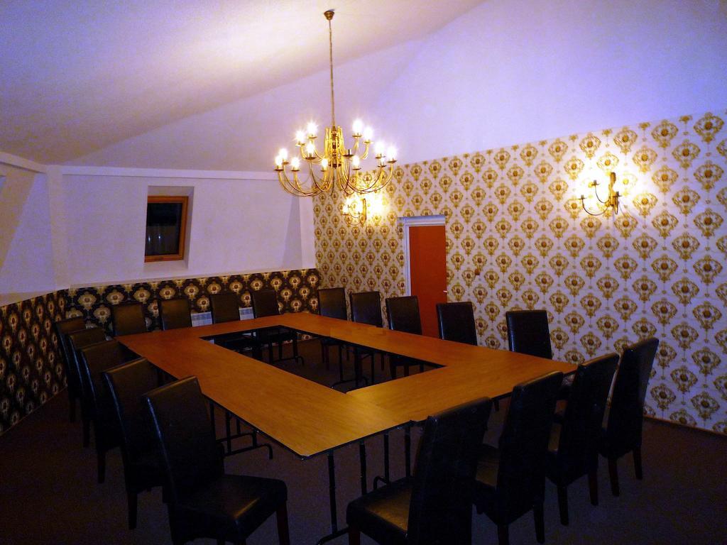 Willa Park Ostrowiec Świętokrzyski エクステリア 写真